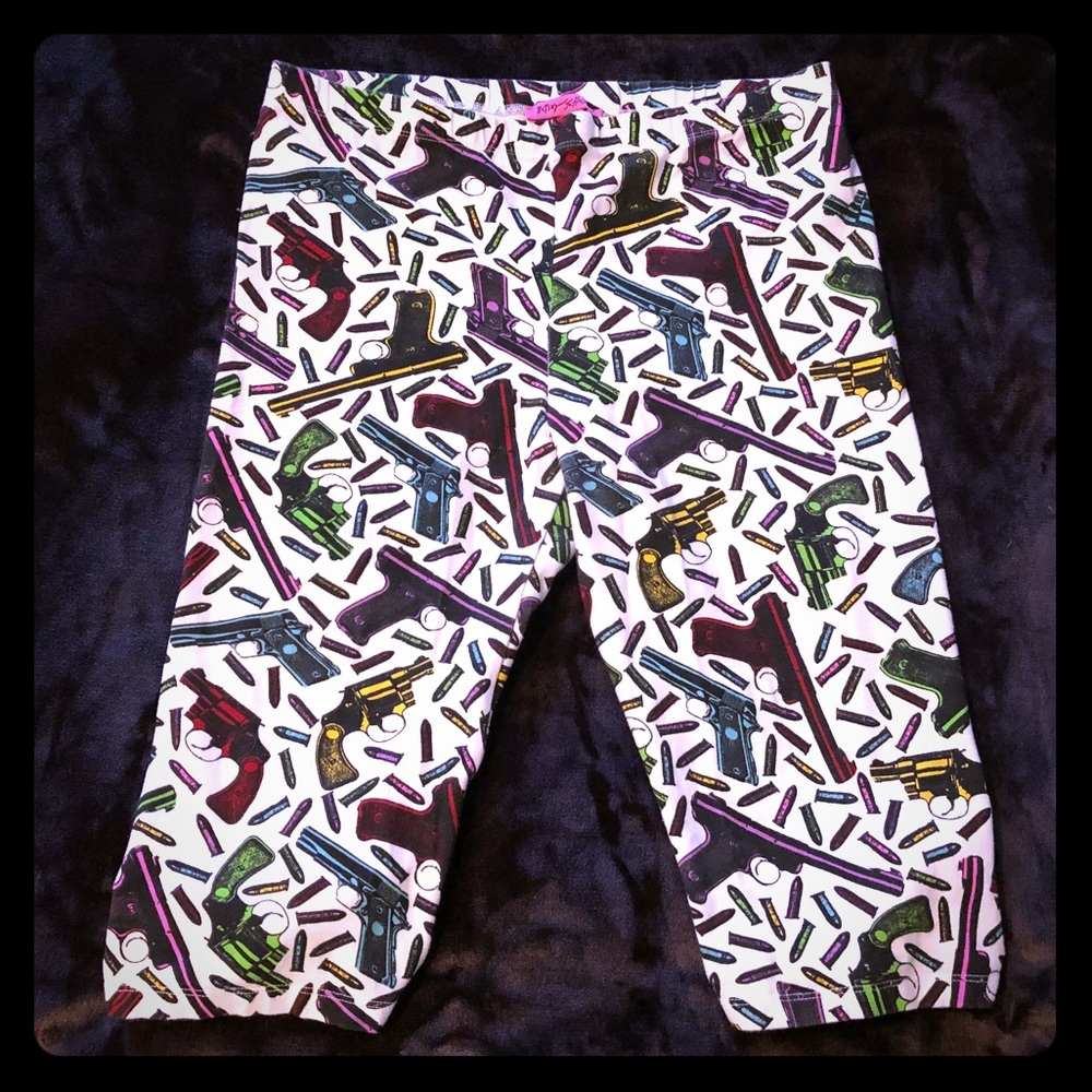 Betsey Johnson Gun/Bullet Capri Leggings